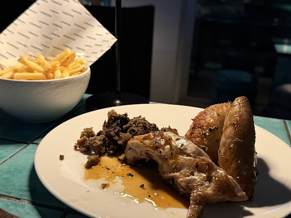 Icebergs Dining Room and Bar 4