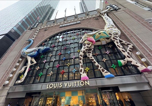 Louis Vuitton New York Saks Fifth Ave