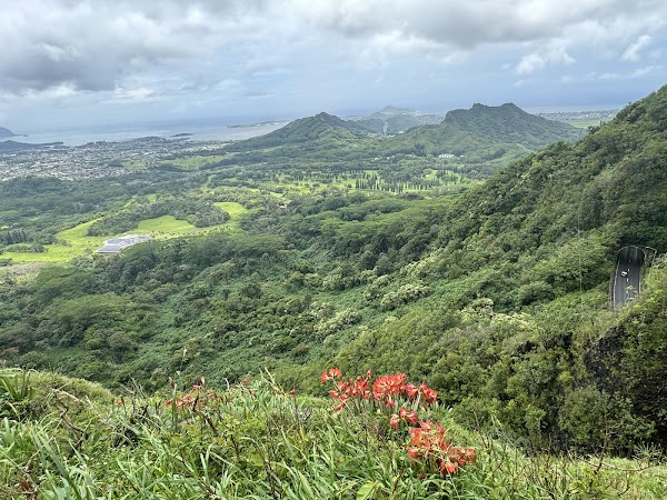 Parking for Nu'uanu Pali Lookout Point 1