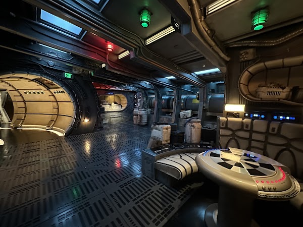 Millennium Falcon: Smugglers Run 5