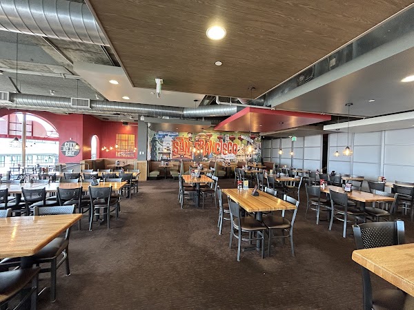 Applebee's Grill + Bar 5