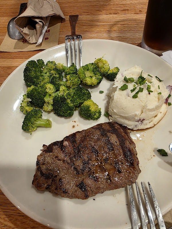 Applebee's Grill + Bar 3
