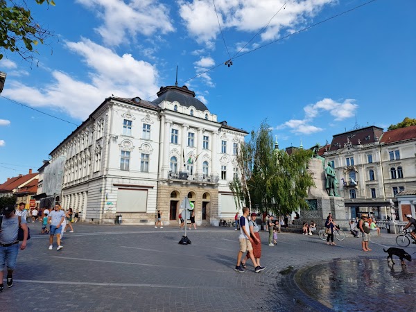 Prešernov trg 5