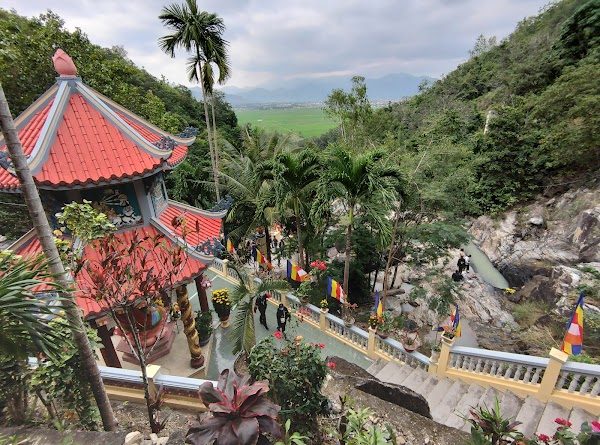 Suoi Do Pagoda 3
