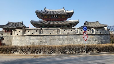 Pungnammun Gate