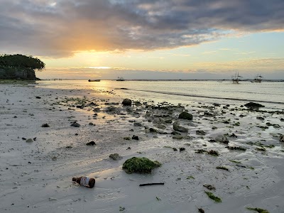 Alona Beach