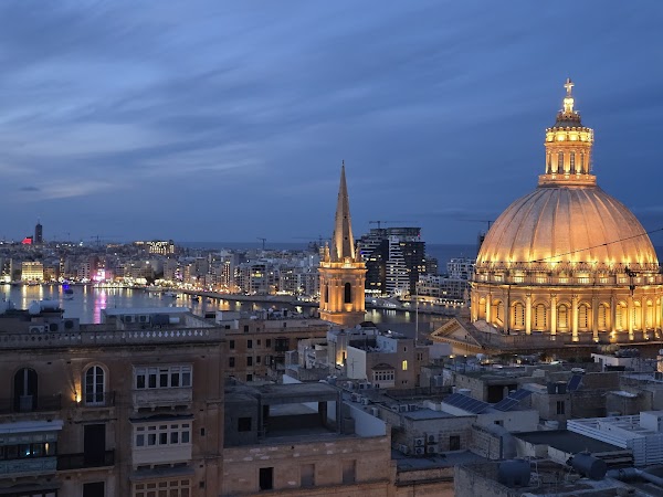The Rooftop Restaurant & Lounge Valletta 3