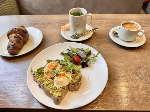 Moods Coffee & Brunch 3