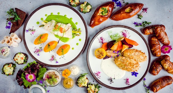 Restaurant "Old Traditions" 5