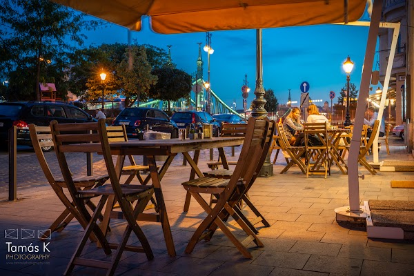 Cafe Brunch Budapest - Fővám tér 1