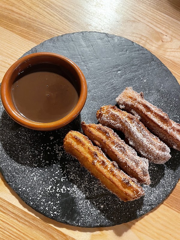 La Nube Tapas & Wine Restaurant 5