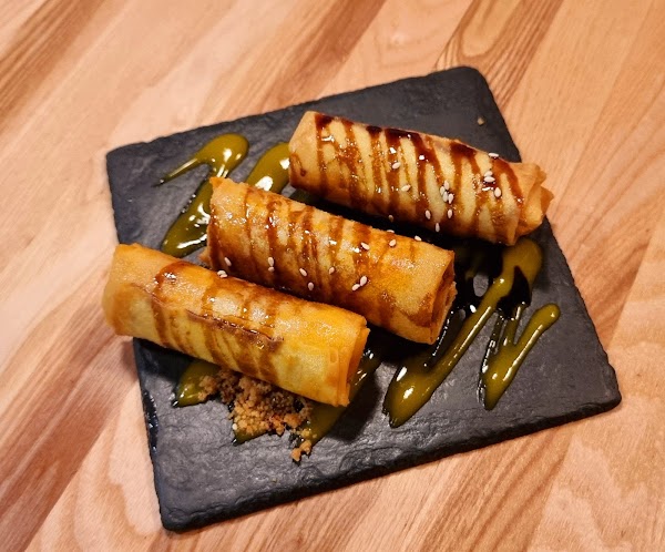 La Nube Tapas & Wine Restaurant 3