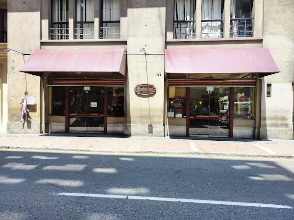 Manhattan Restaurante Café Bar