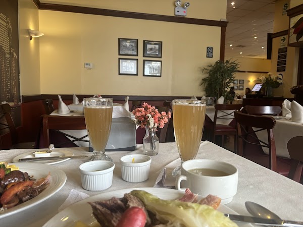 Manhattan Restaurante Café Bar 3