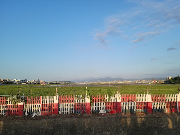 Songshan Airport - Aircraft Viewing Alley 5