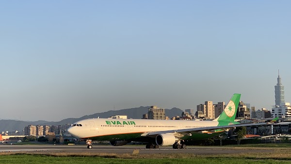 Songshan Airport - Aircraft Viewing Alley 2