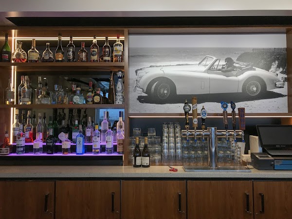 Jack O'Neill Restaurant & Lounge 1