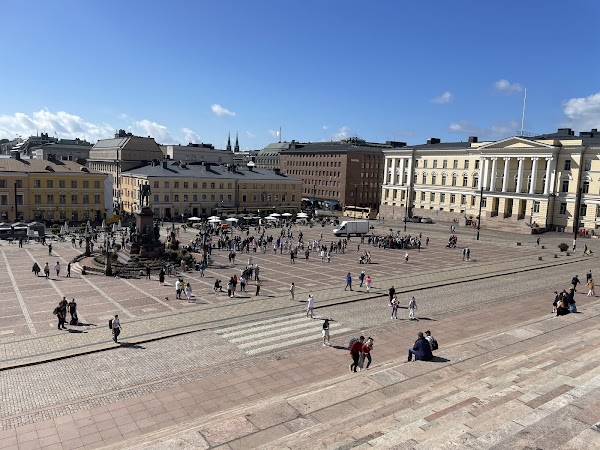 Senate Square 6