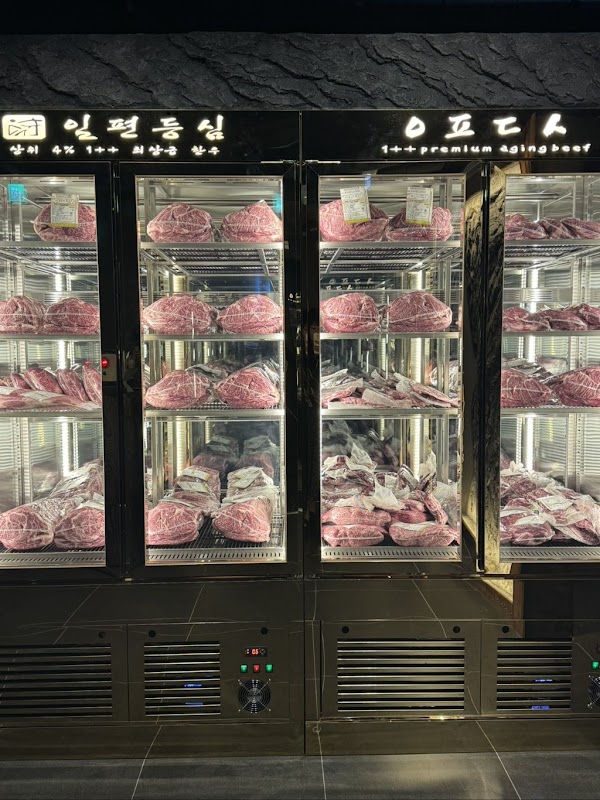 일편등심 명동점 | Myeongdong Beef Korean BBQ restaurant kbbq Beef | 焼き肉 焼肉 |一片里脊 明洞店 烤肉