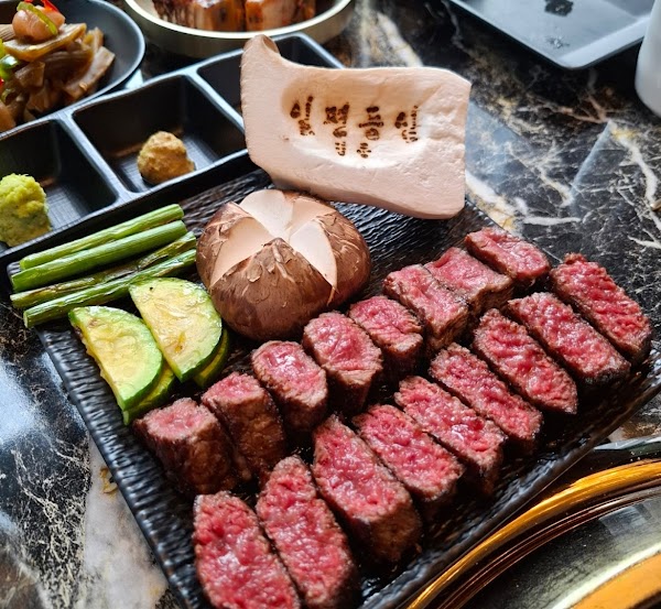 일편등심 명동점 | Myeongdong Beef Korean BBQ restaurant kbbq Beef | 焼き肉 焼肉 |一片里脊 明洞店 烤肉 5