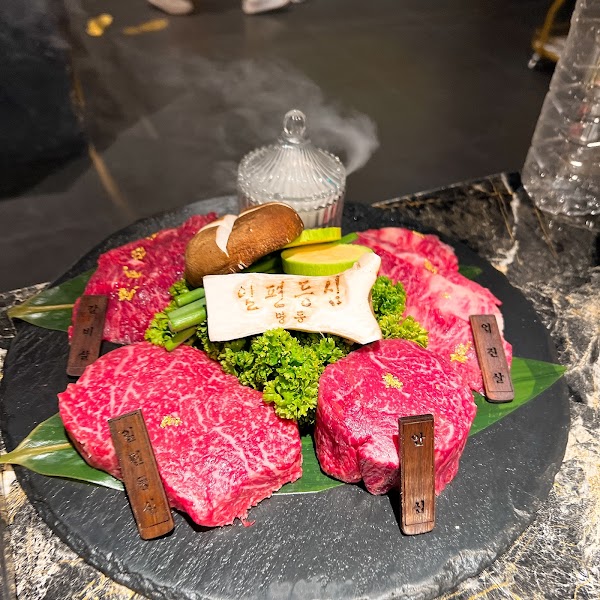 일편등심 명동점 | Myeongdong Beef Korean BBQ restaurant kbbq Beef | 焼き肉 焼肉 |一片里脊 明洞店 烤肉 3