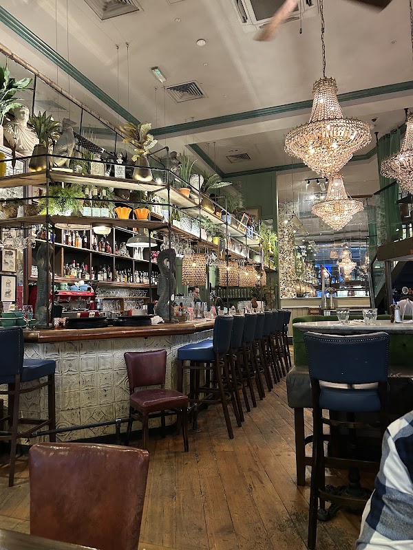 Bill's Victoria Restaurant 4