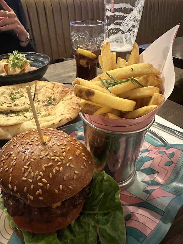 Bill's Victoria Restaurant 3