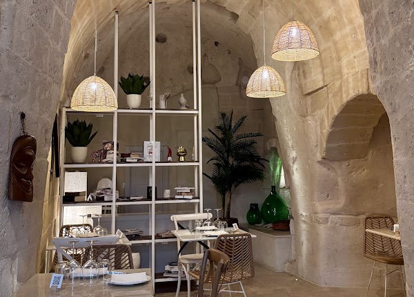 Era Convivial Cave Restaurant 3