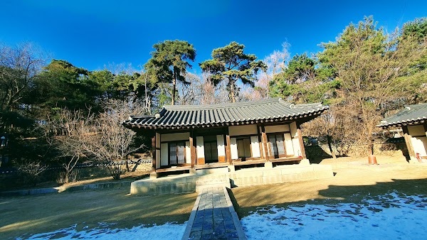 Tomb of Queen Jeonghyeon 4