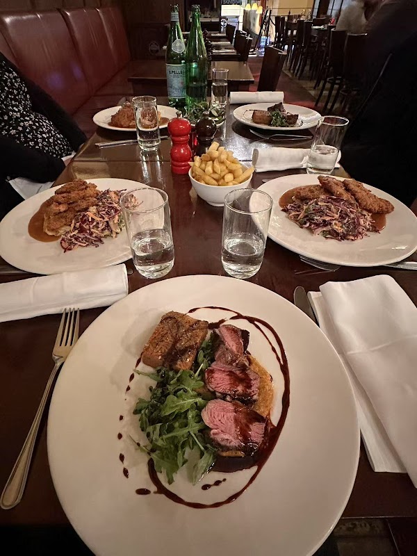 Pravda Cafe & Grill 4