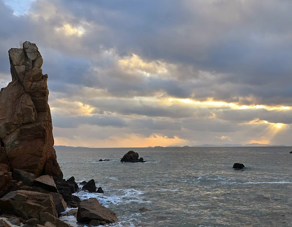Sunnyeobawi Beach