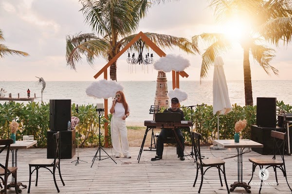Sunset Sanato Beach Club