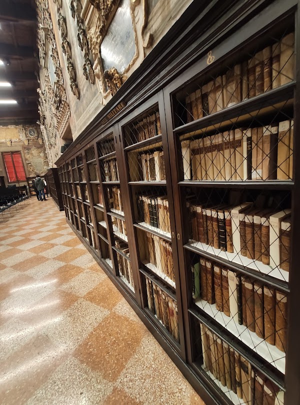 Biblioteca Comunale dell'Archiginnasio 4
