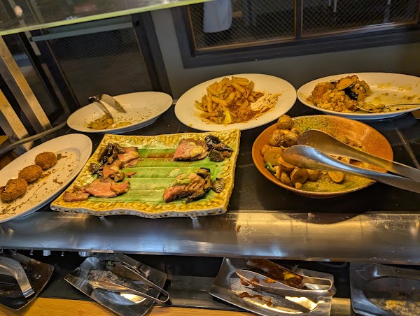 crossfield with TERRACE LOUNGE 5