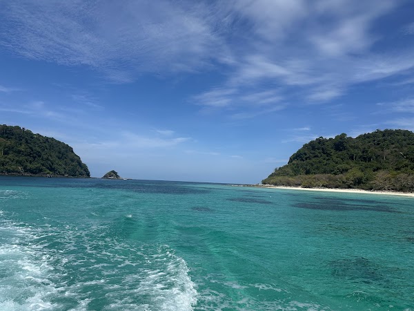 Koh Rok Yai Beach