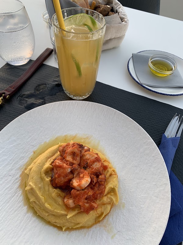 Avra Santorini Restaurant 3