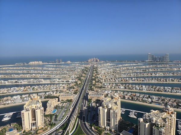 AURA SKYPOOL Dubai 4