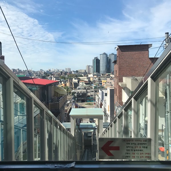 Yongsan Haebangchon Village 3