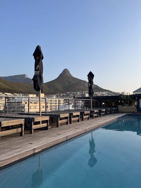 SKYE Rooftop Bar and Restaurant 3