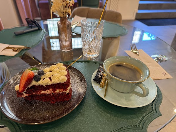 Cielo Brunch Garden 2