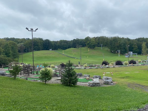 Four Seasons Golf & Ski Center 3