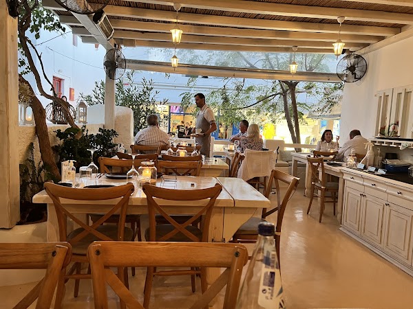 m-eating restaurant Mykonos town 1