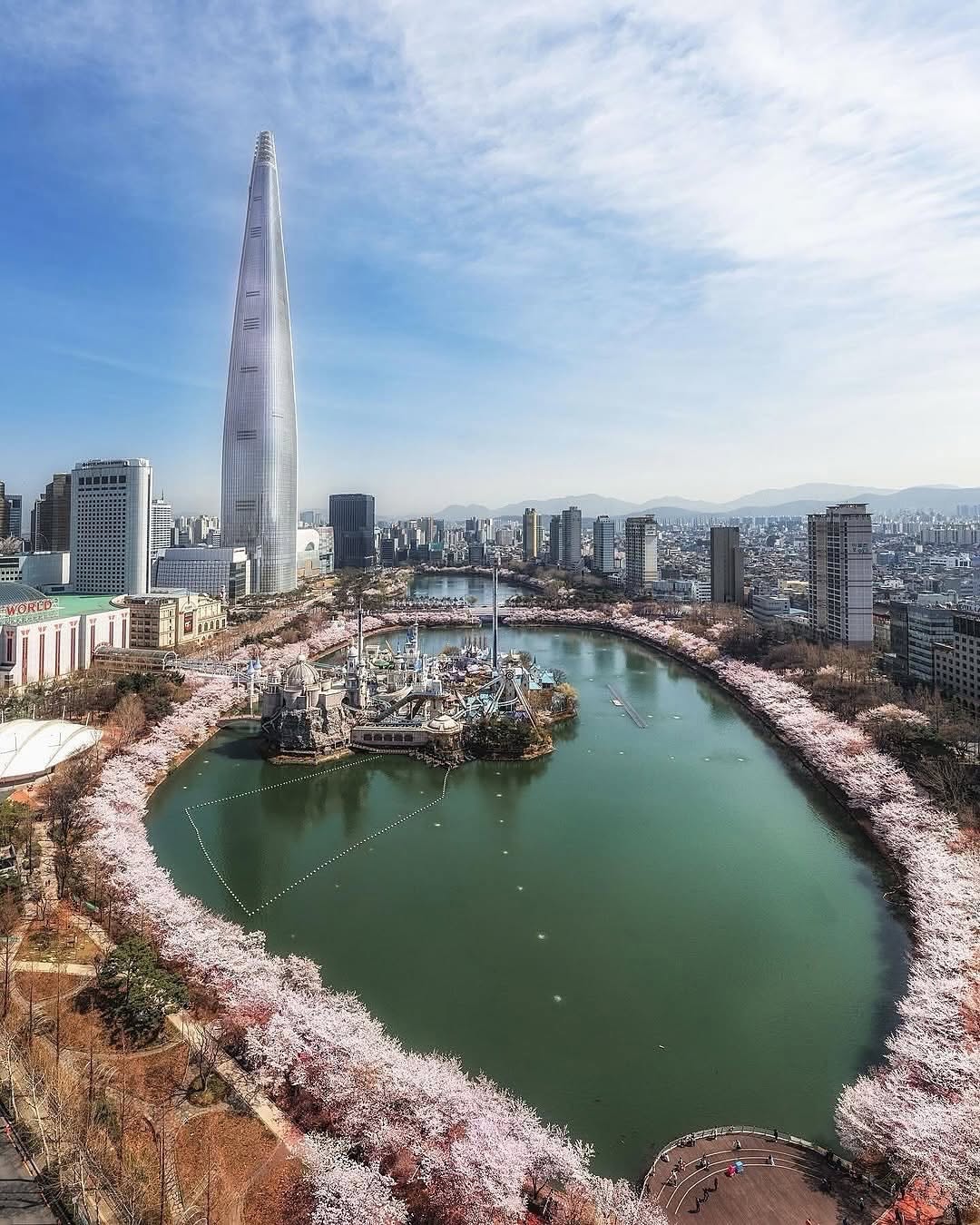 Korea Undiscovered, LOTTE WORLD TOWER