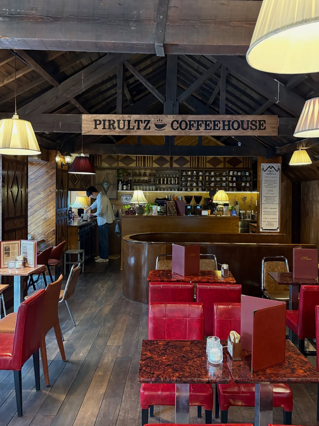 해성 I 음료와 카페 • 공간 • 바, 피롤츠커피하우스 시청점 PIRULTZ COFFEEHOUSE (CITY-HALL)