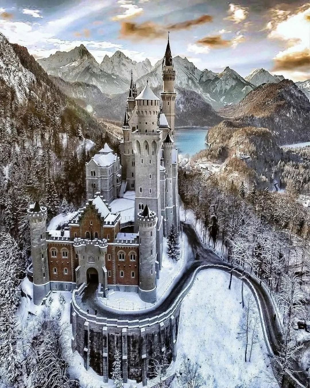 Europe Travel Guide 🇪🇺 Hotels | Attractions | Tips, Cochem Castle