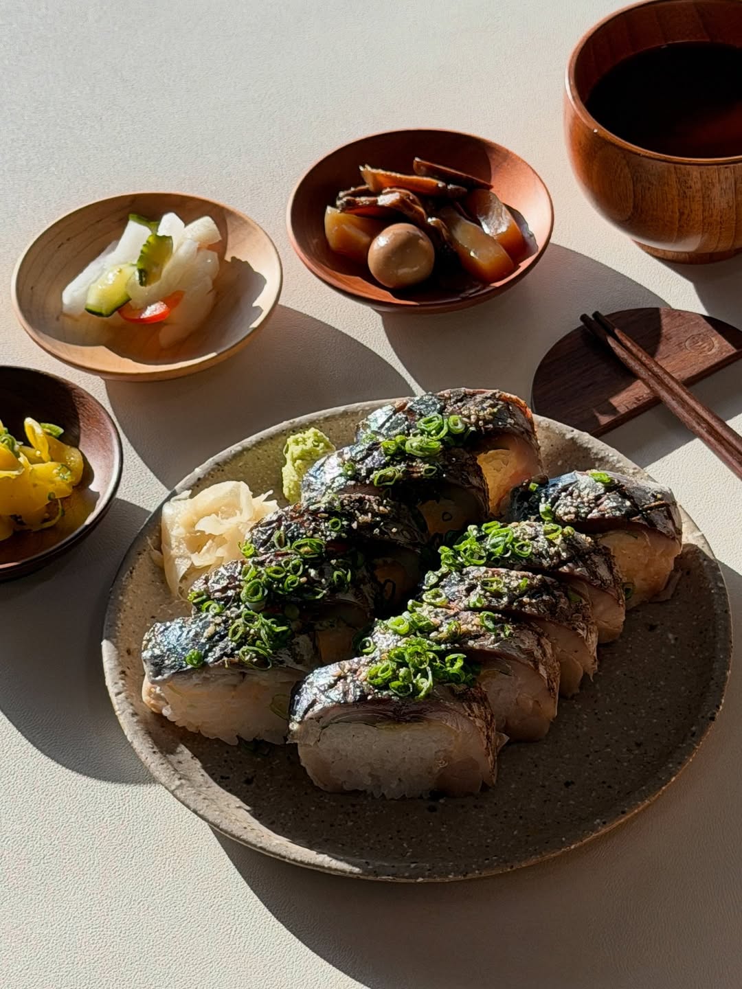 엘라테이블, Matna Sikdang