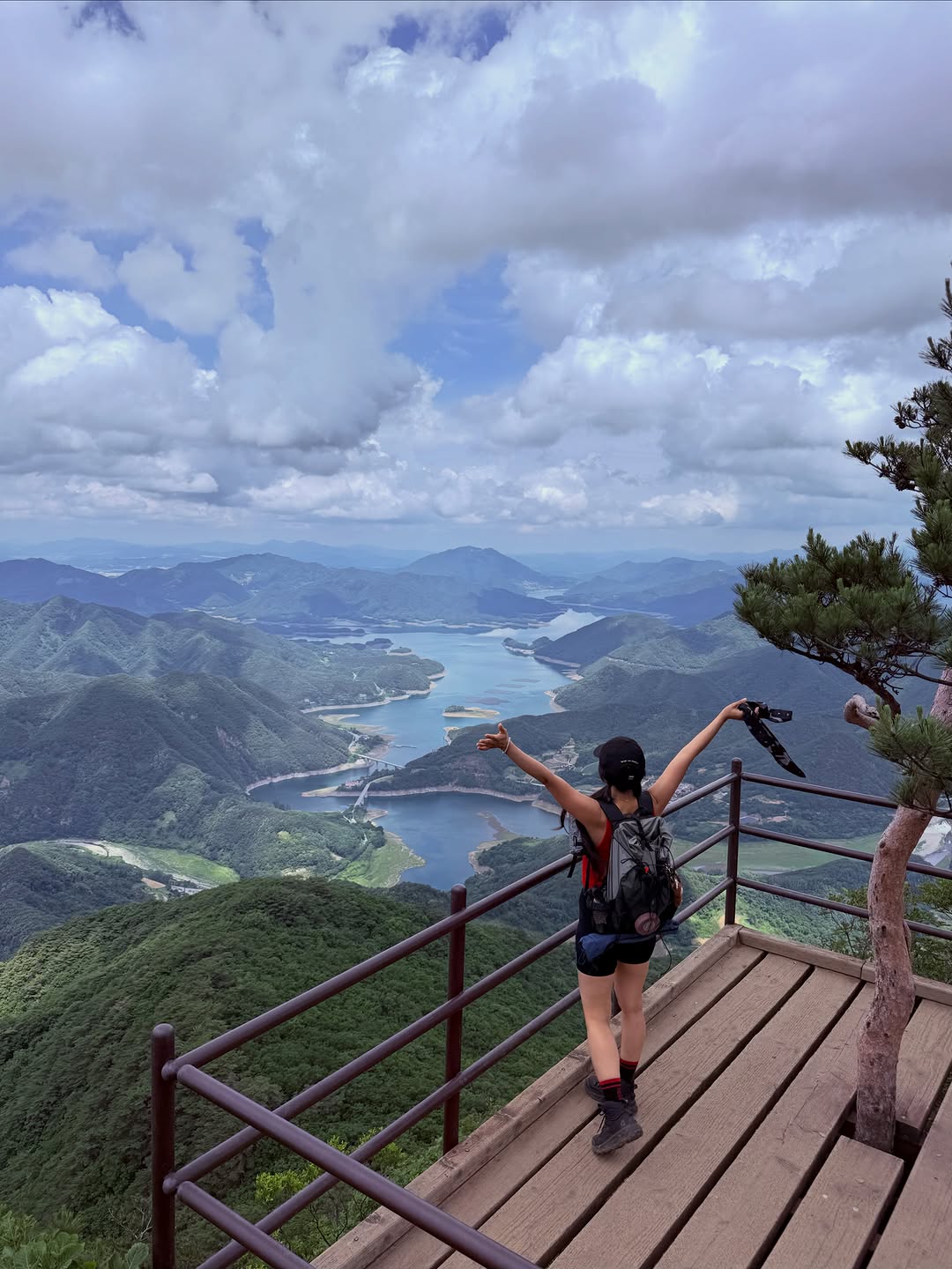 낭만산행, 충주호