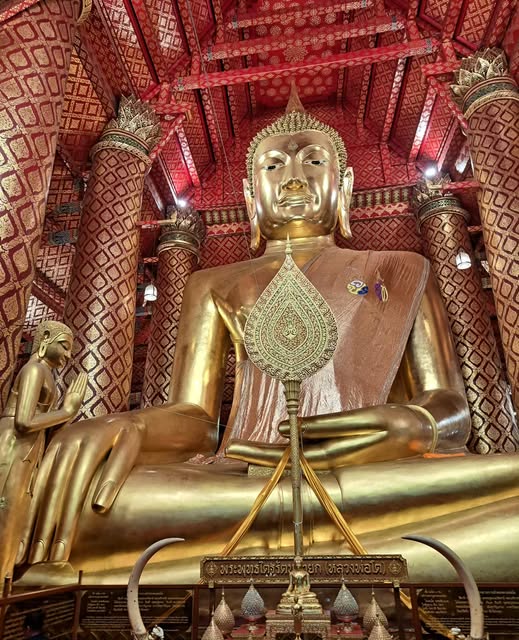 Robbie Travels, Wat Phanan Choeng Worawihan