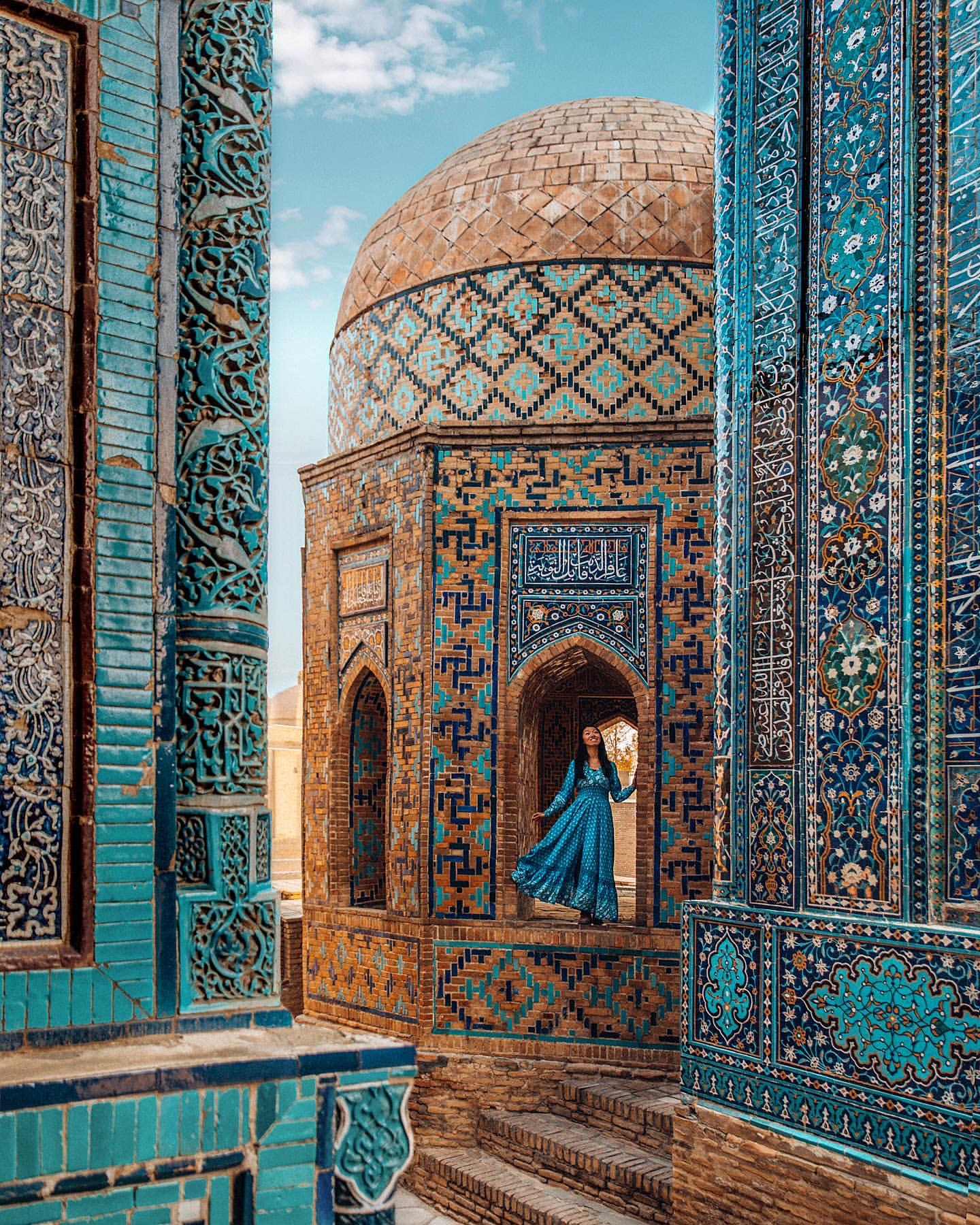 Architecture & Design, Bolo Hauz Mosque