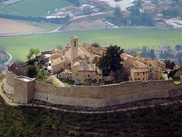 Paola e basta, Fonti del Clitunno